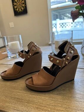Balenciaga Brown Leather Studded
Wedge Sandals Size 38.5